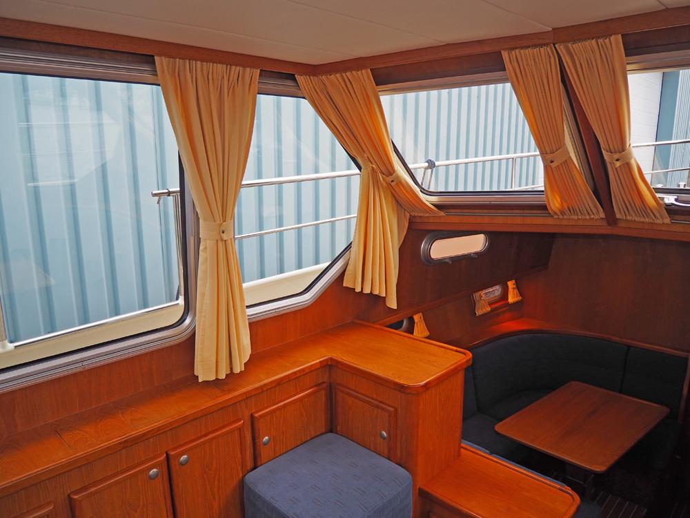 Saloon, Accommodation